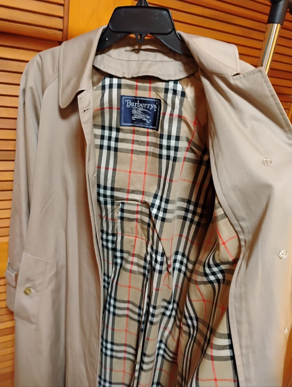 Vintage Burberry Tan Single-Breasted Trench Coat - Picture 4 of 12
